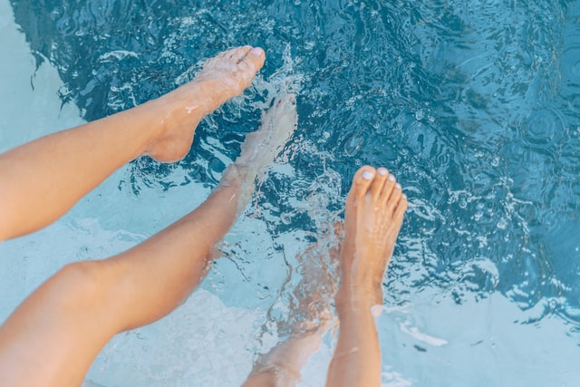 Zalety aquarobic – poznaj je wszystkie i i leć na basen!