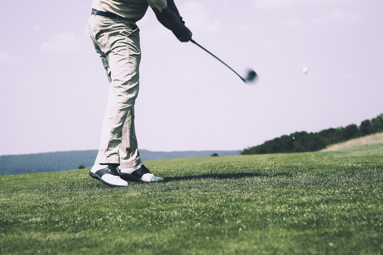 Czym charakteryzuje się profesjonalne pole golfowe – znane polskie kluby