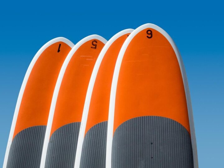 Elektryczne deski surfingowe: nowoczesny sposób na sport wodny