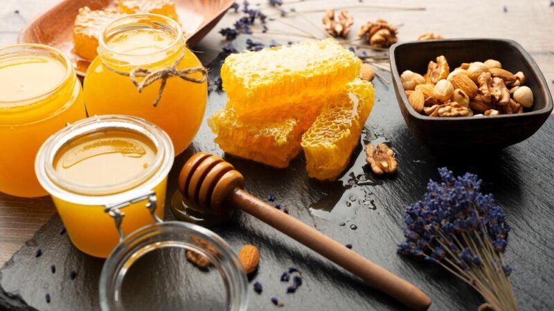 Czy miód tuczy – jak wpływa na odchudzanie?