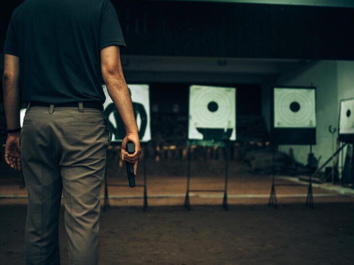 Ile kosztuje strzelanie na strzelnicy – ceny, pakiety, dodatkowe opłaty