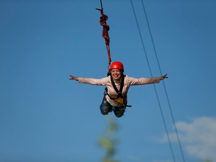 Od ilu lat można skakać na bungee?